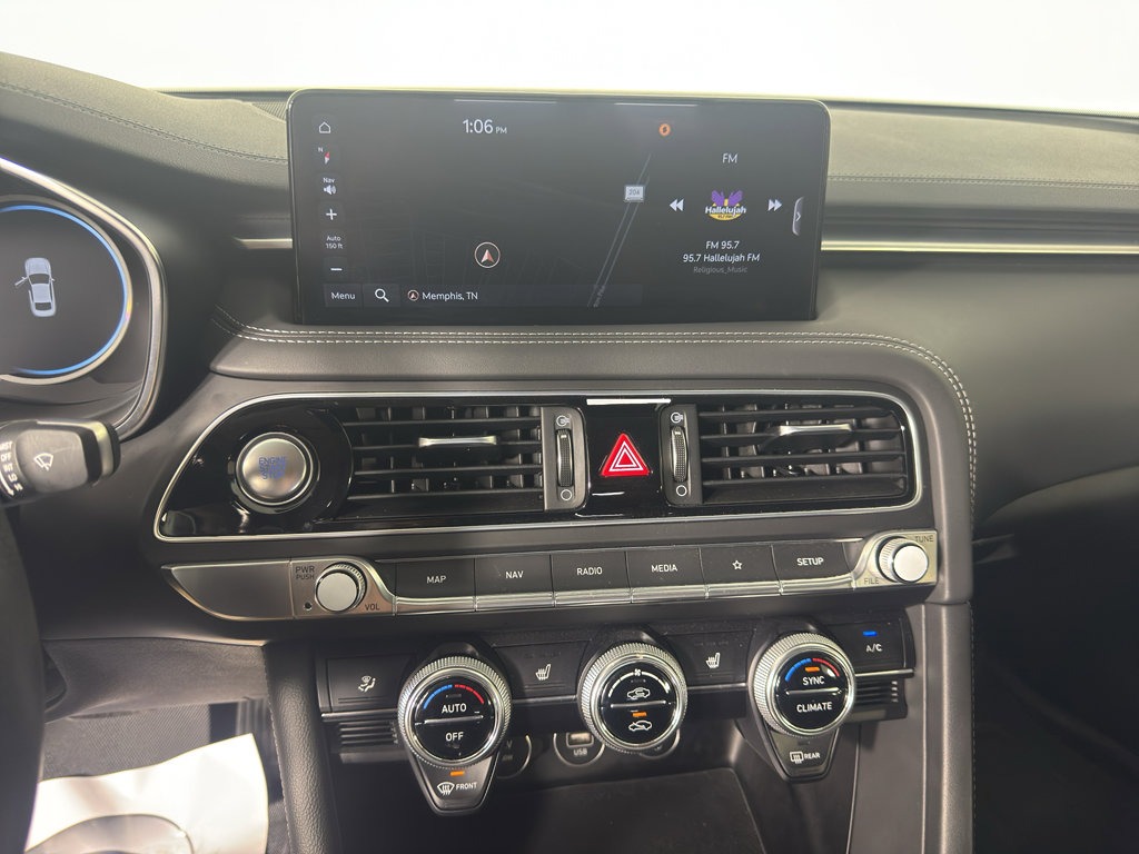 Used 2023 Genesis G70 2.0T RWD image 26