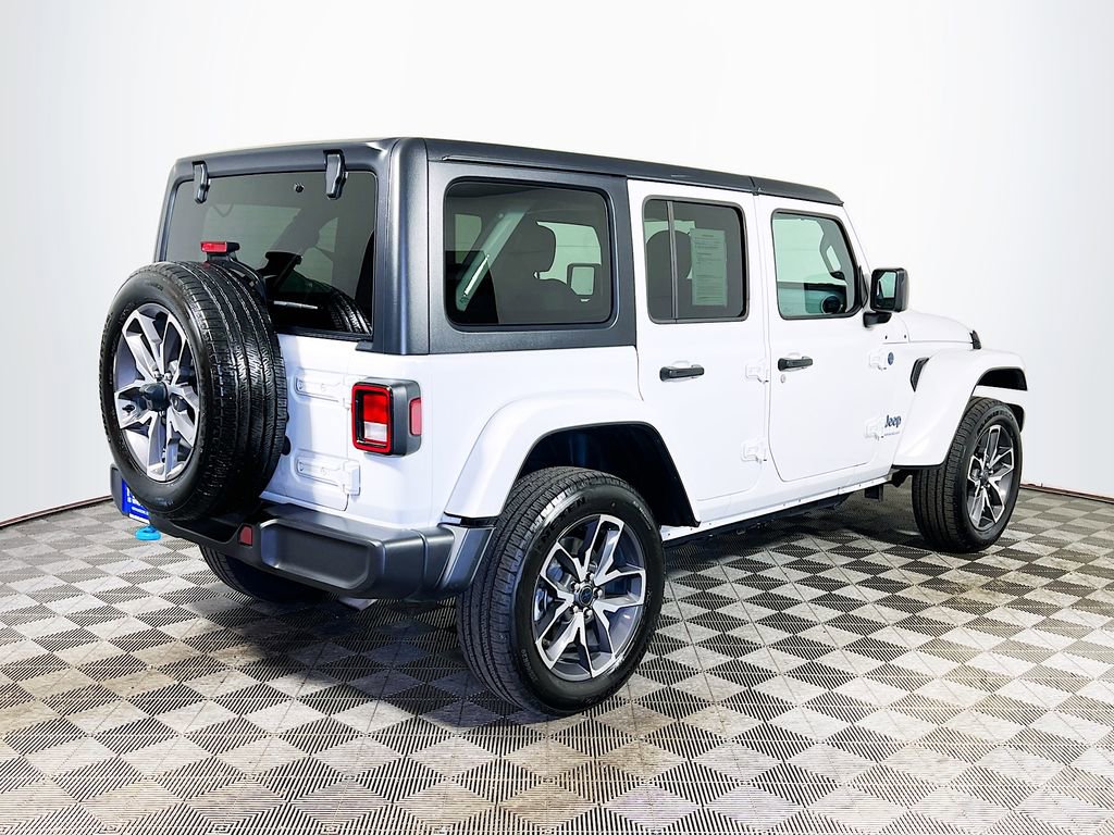 Used 2024 Jeep Wrangler Unlimited image 7