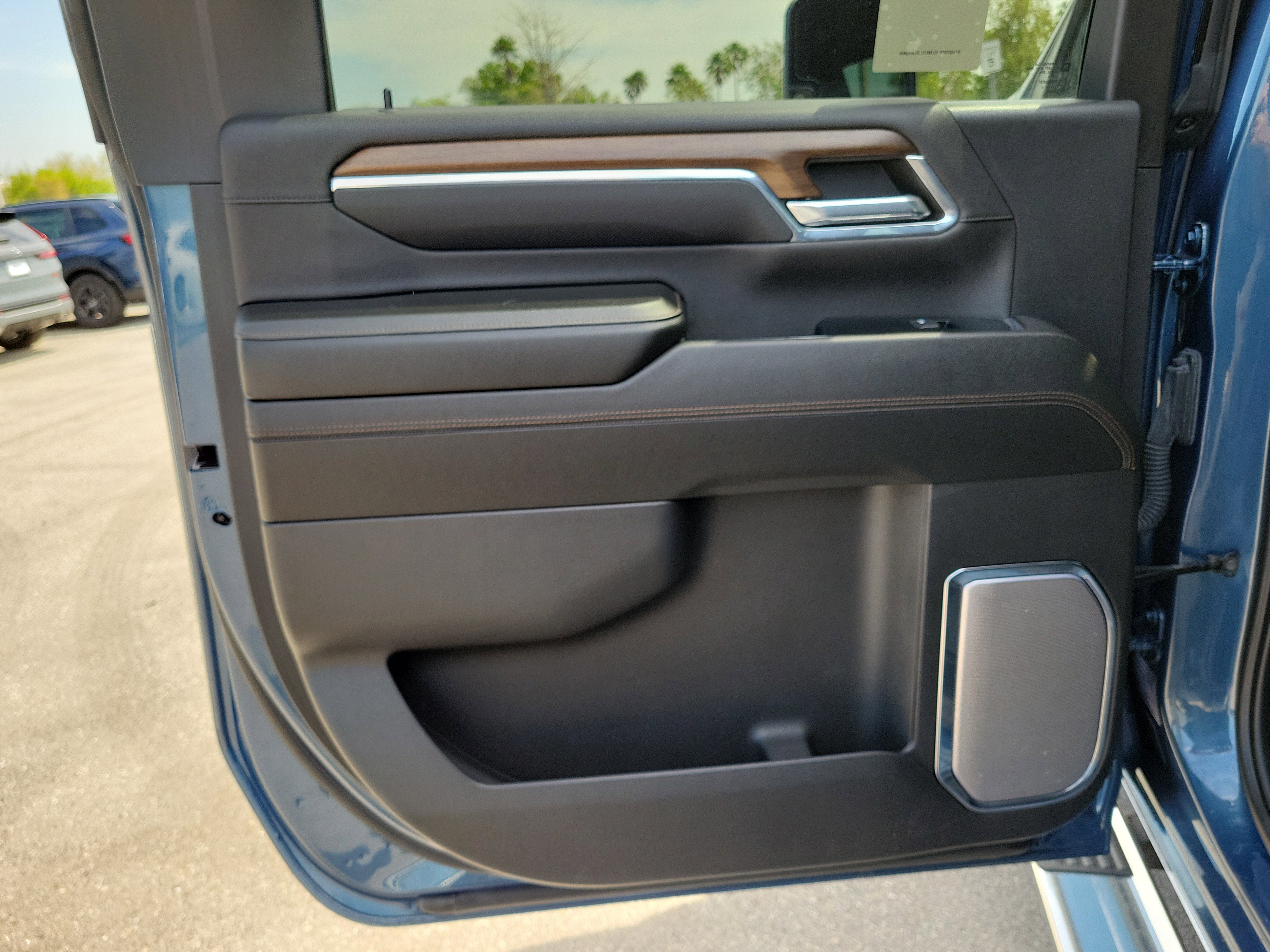 Used 2024 Chevrolet Silverado 3500 High Country w/ Technology Package image 15