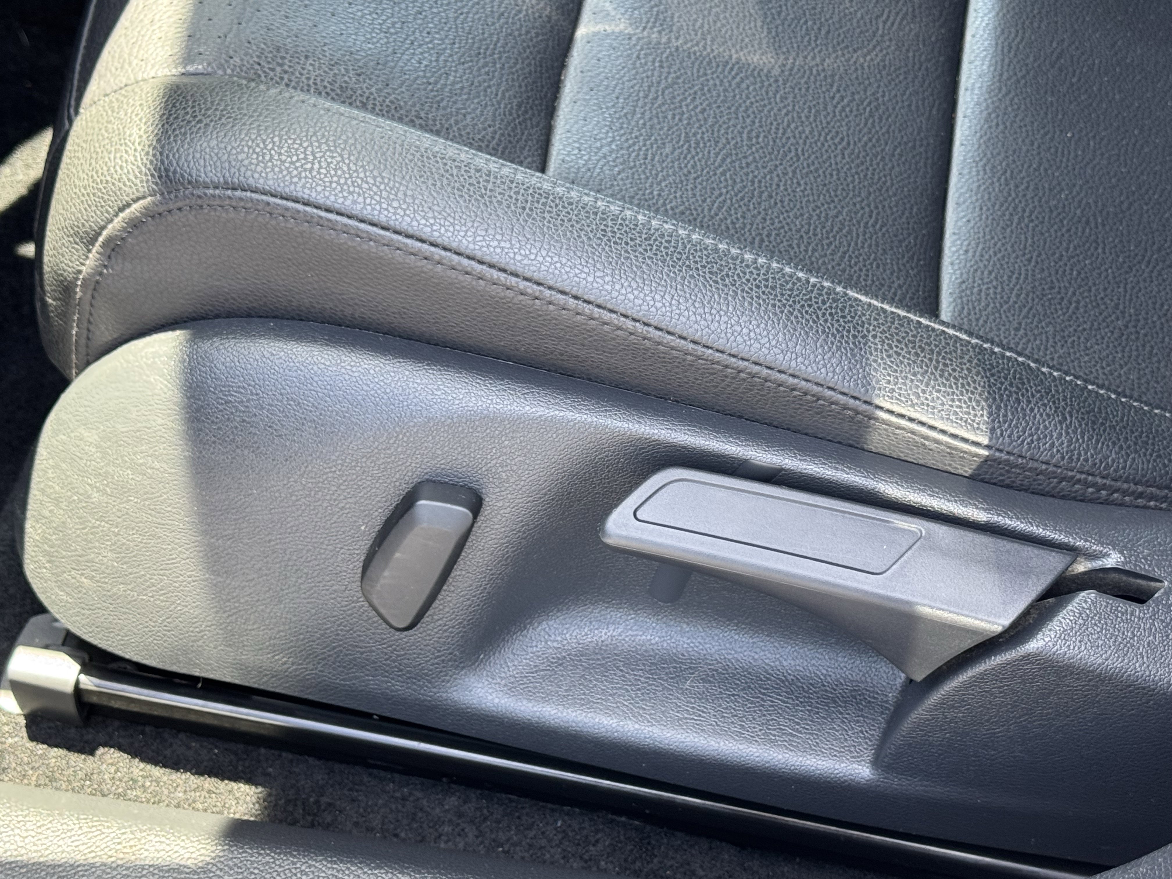 Used 2012 Volkswagen Jetta SE FWD image 17