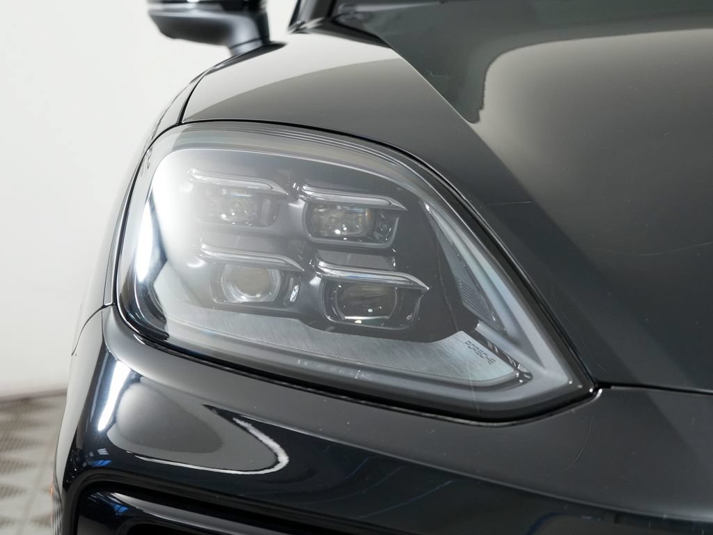 New 2026 Porsche Cayenne Coupe AWD/4WD image 11