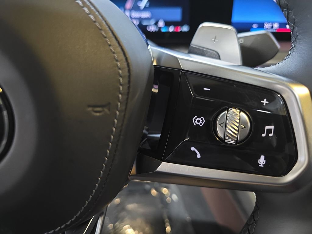 Certified 2023 BMW 740i w/ Parking Assistance Package image 21