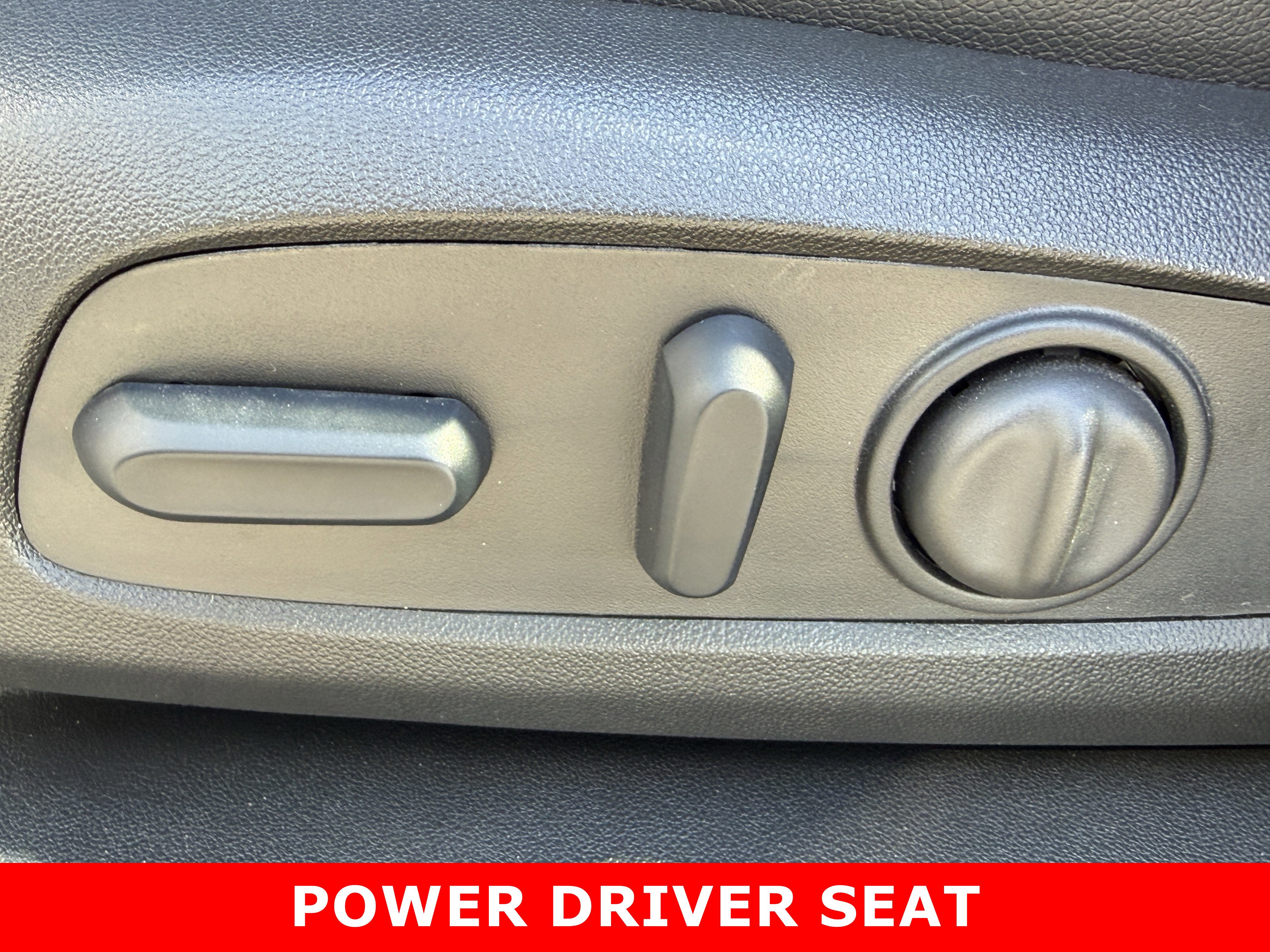 Used 2024 Chevrolet Equinox Premier image 17