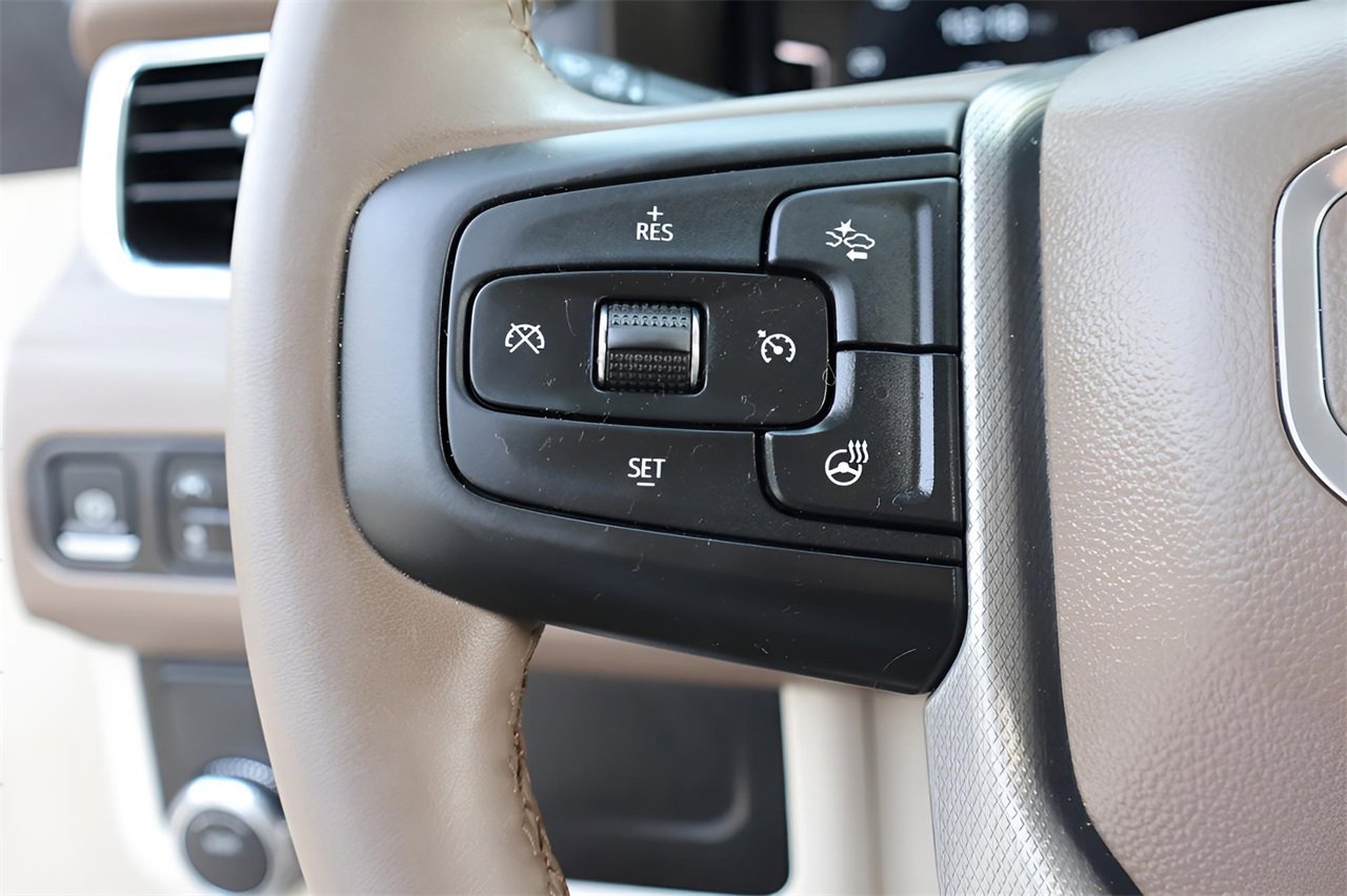 Used 2024 GMC Yukon XL Denali image 25