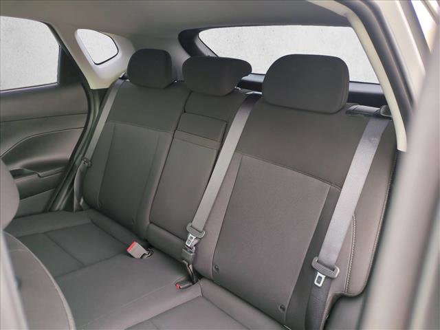 Used 2025 Hyundai Kona SE image 17