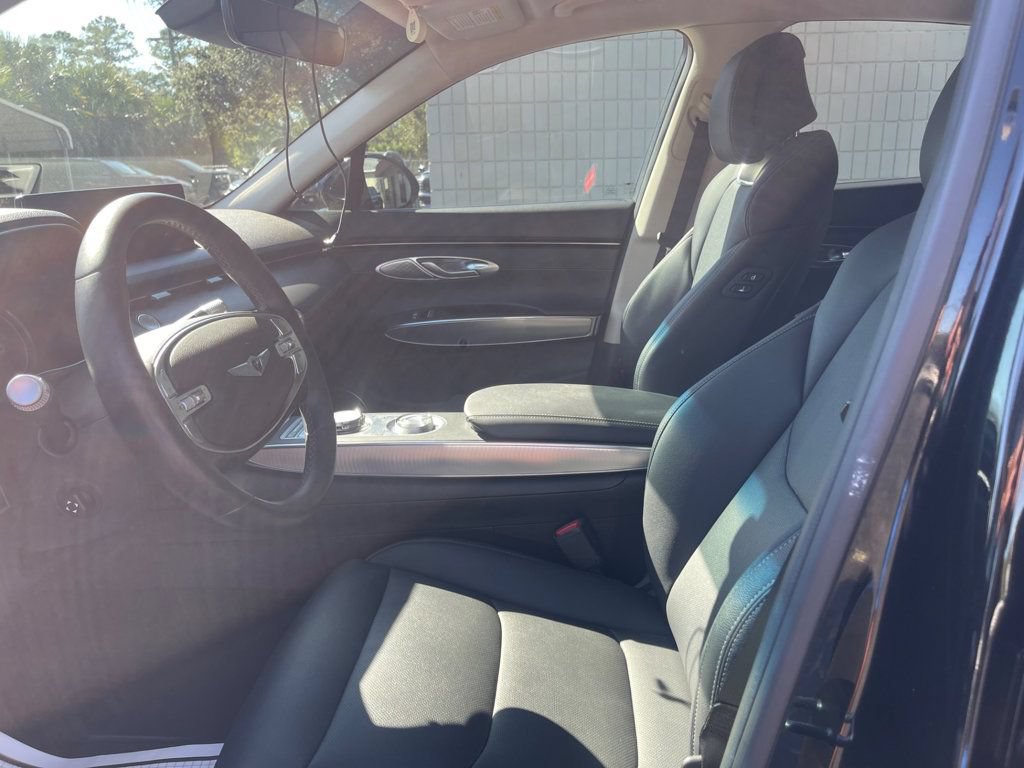 Used 2022 Genesis GV70 2.5T w/ Select Package AWD/4WD image 12