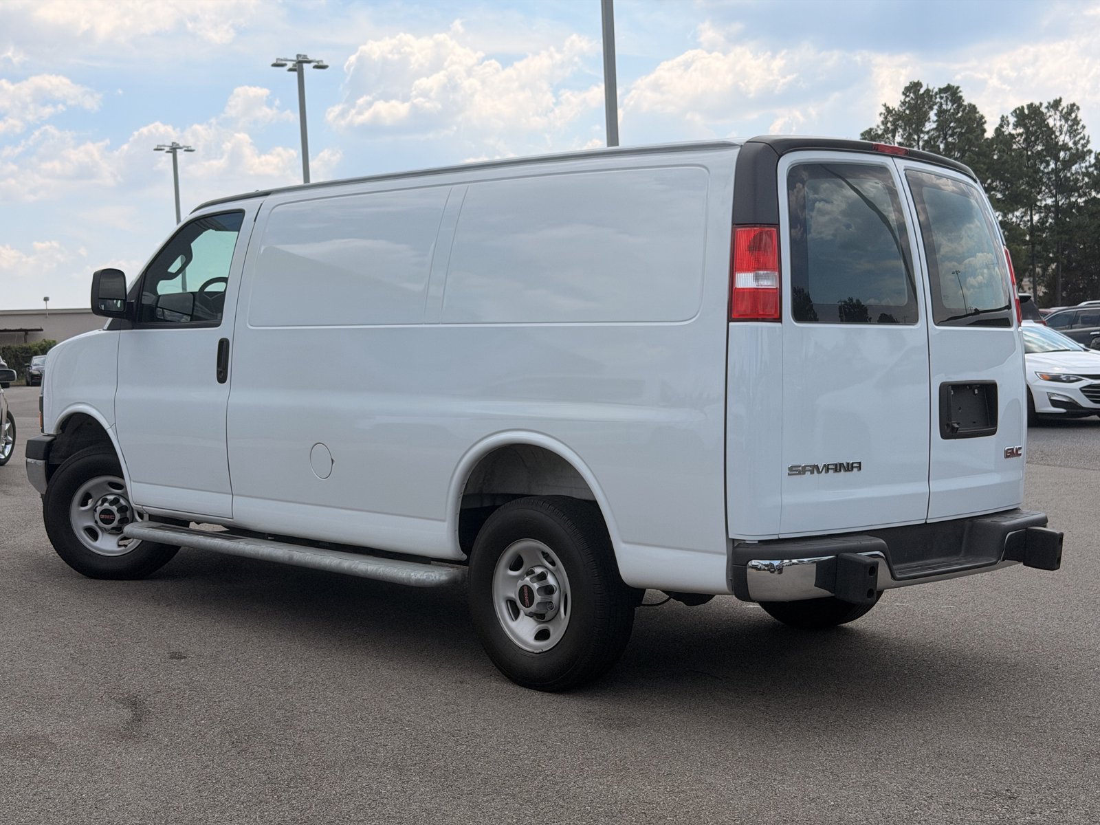 Used 2025 GMC Savana 2500 w/ Driver Convenience Package RWD image 10