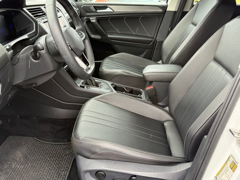 Used 2022 Volkswagen Tiguan SE FWD image 13