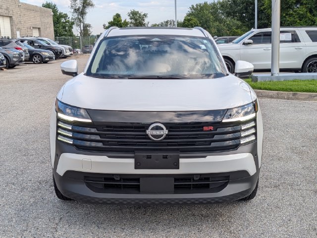 Used 2025 Nissan Kicks SR w/ SR Premium Package AWD/4WD image 8