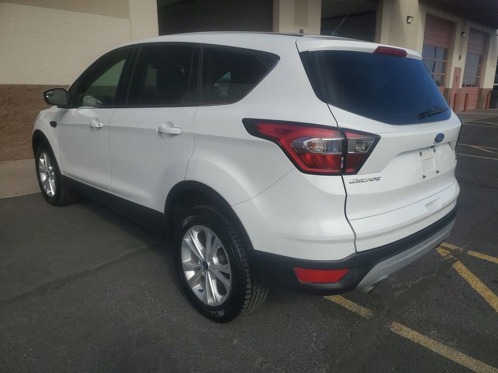 Used 2017 Ford Escape SE image 6