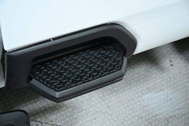 Used 2025 Chevrolet Silverado 2500 LT w/ Convenience Package image 19