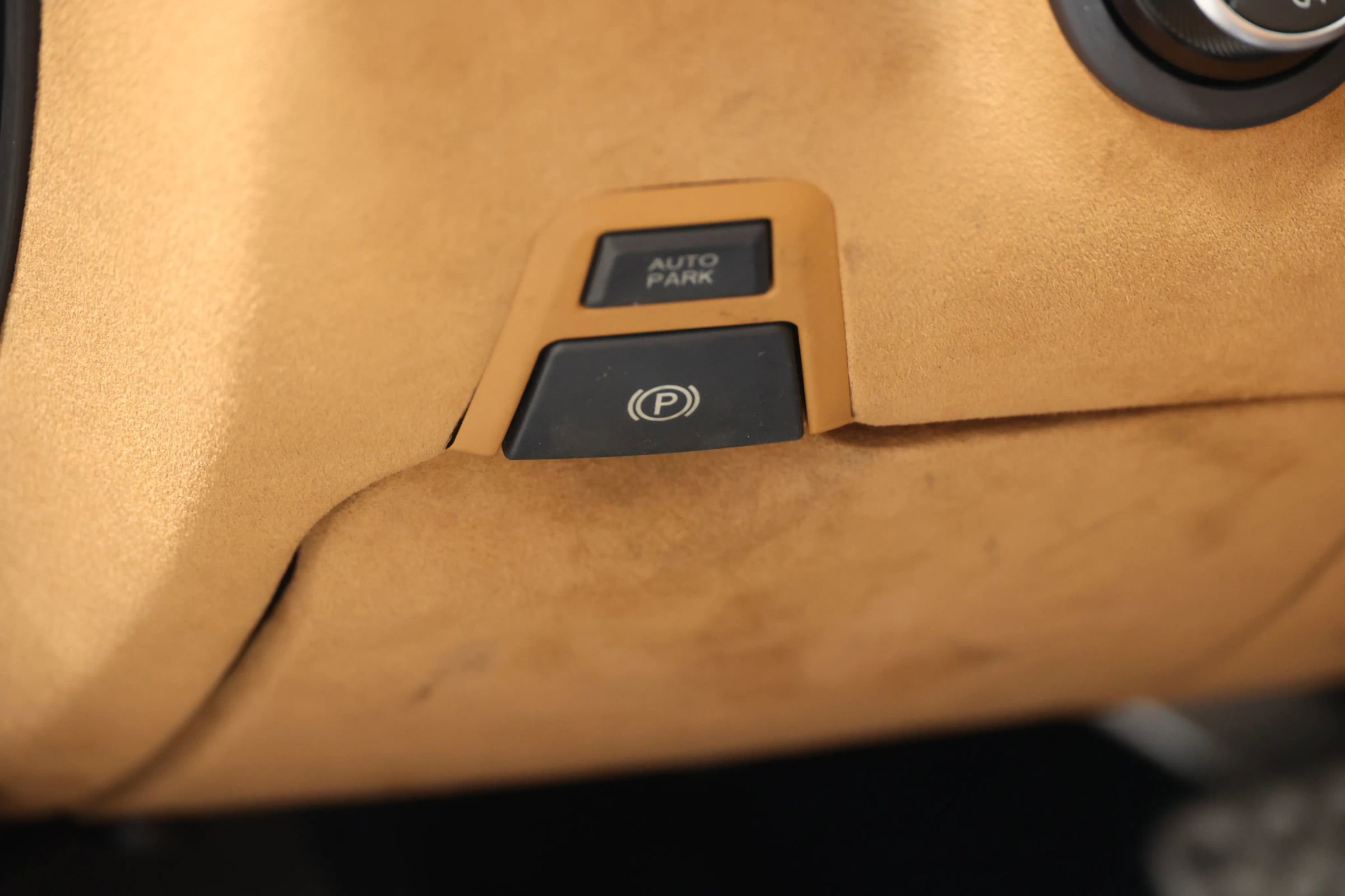 Used 2017 Ferrari California T image 31