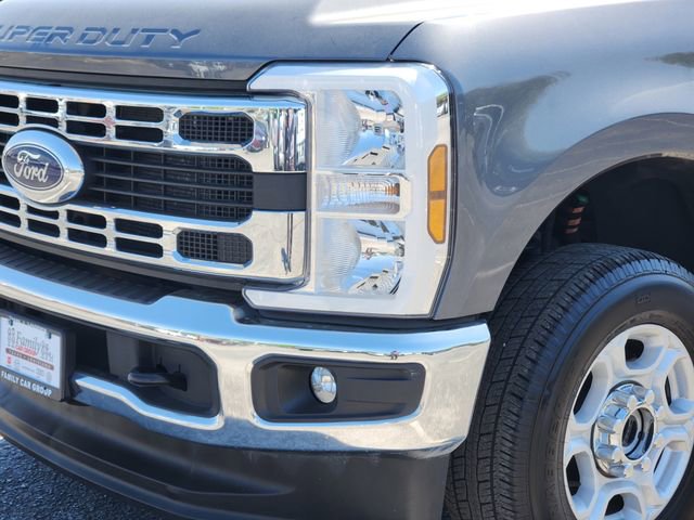 Used 2025 Ford F250 XLT AWD/4WD image 8