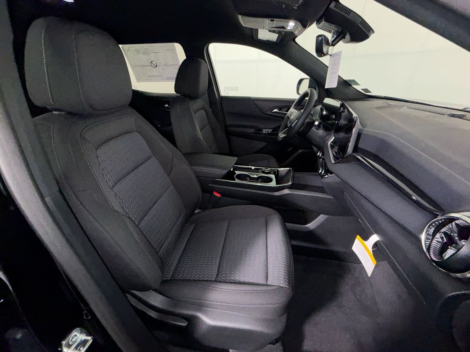 New 2027 Chevrolet Equinox LT w/ Safety and Technology Package FWD image 26
