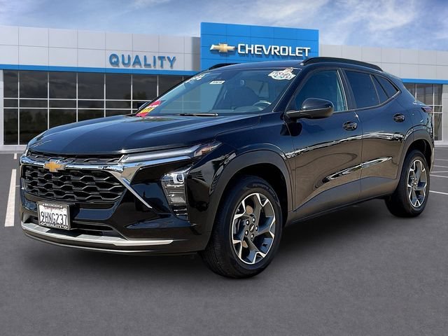 Certified 2024 Chevrolet Trax LT w/ Driver Confidence Package FWD image 3