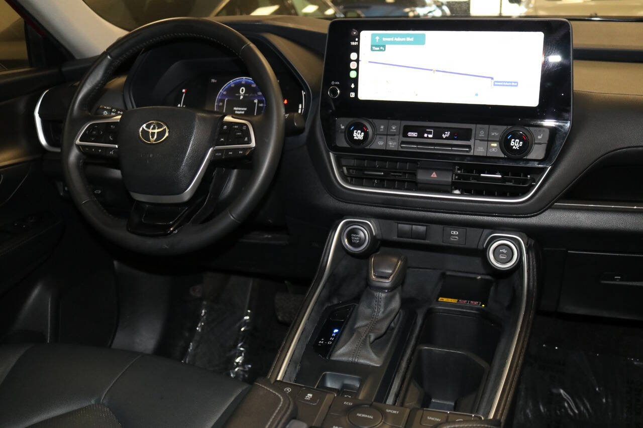 Used 2024 Toyota Grand Highlander AWD image 23