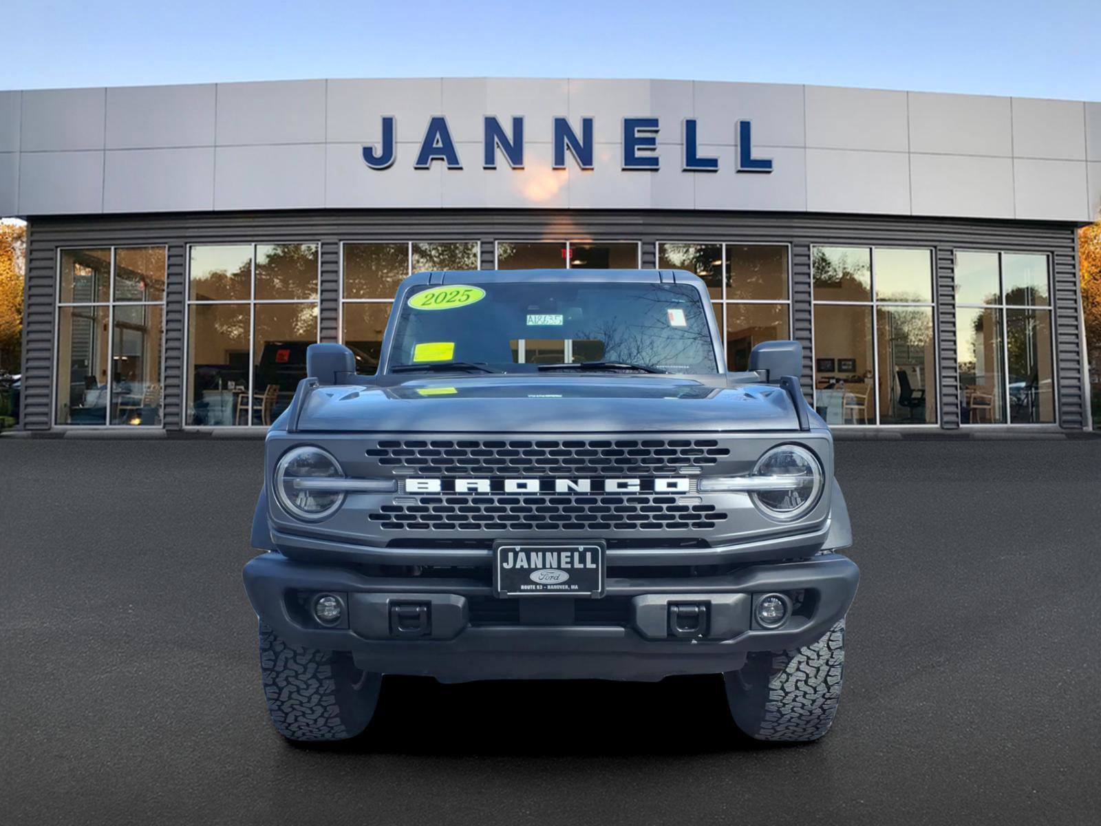 Used 2025 Ford Bronco Badlands AWD/4WD image 2