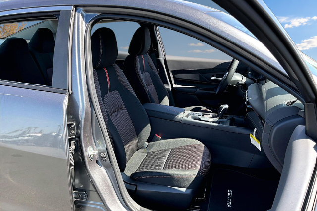 New 2027 Nissan Sentra SR w/ Floor Mat Package FWD image 11