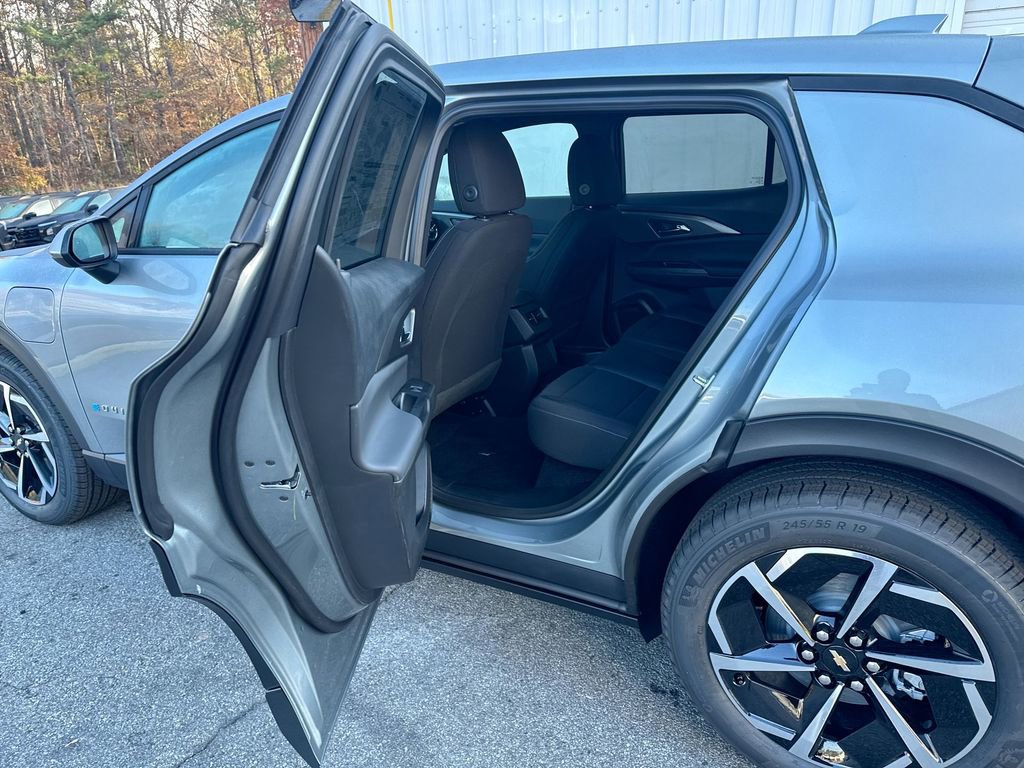 New 2026 Chevrolet Equinox EV LT image 29
