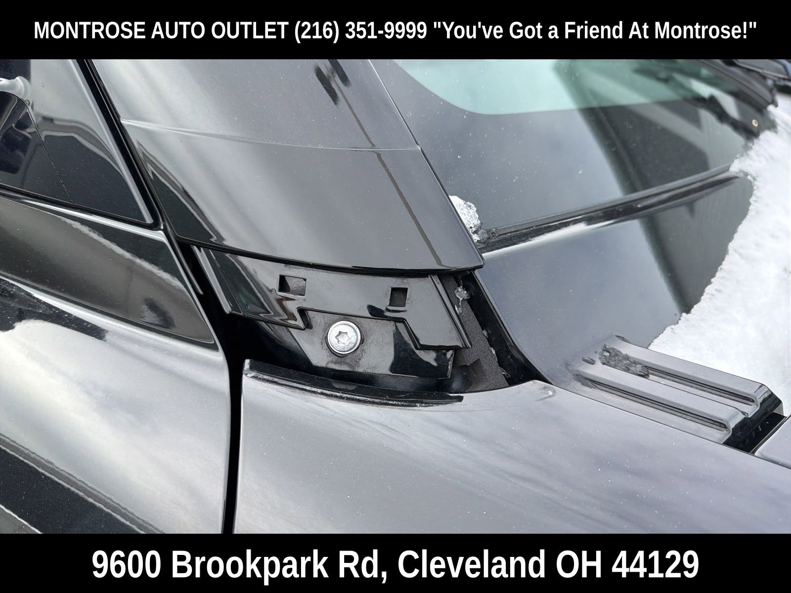 Used 2023 Land Rover Defender 130 X-Dynamic SE image 4