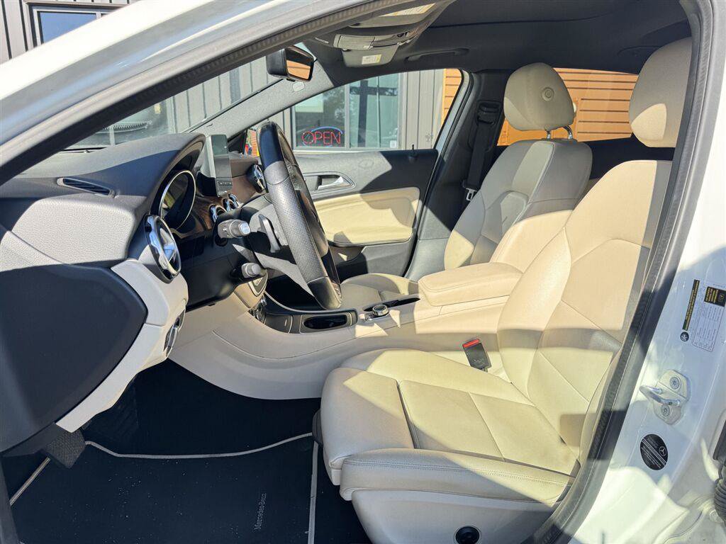 Used 2018 Mercedes-Benz GLA 250 4MATIC image 11