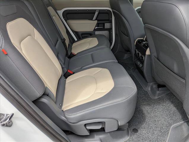 Used 2024 Land Rover Defender 130 X-Dynamic SE image 21