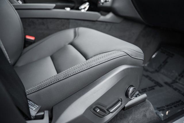 New 2026 Volvo XC90 B6 Plus w/ Protection Package Premier image 33