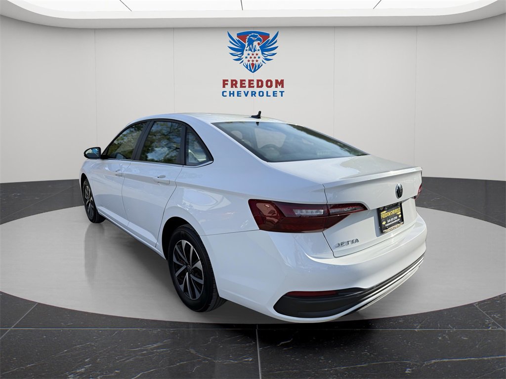 Used 2024 Volkswagen Jetta S image 3