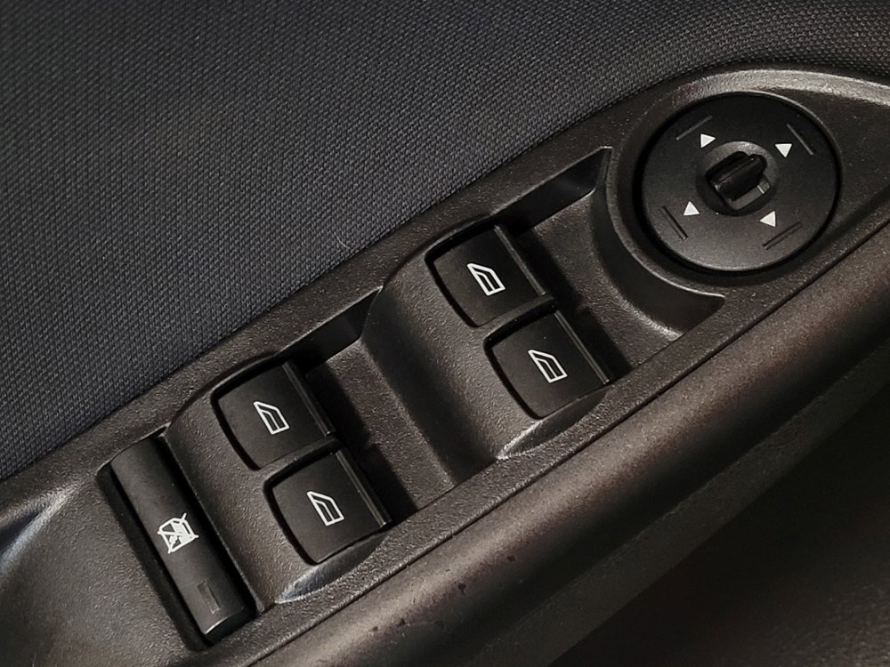 Used 2017 Ford Focus SEL FWD image 27