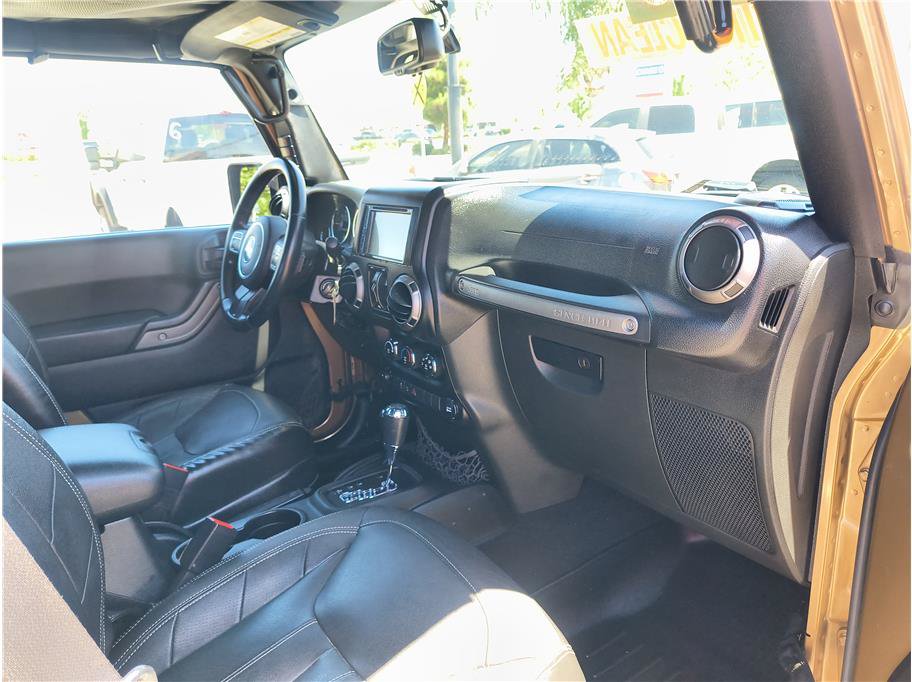 Used 2015 Jeep Wrangler Unlimited Sport w/ Quick Order Package 24S AWD/4WD image 13