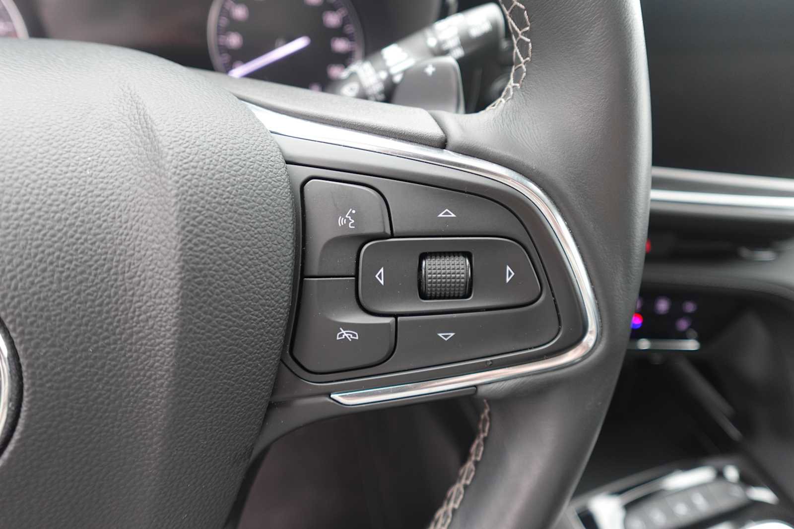 Used 2023 Buick Envision Essence image 15