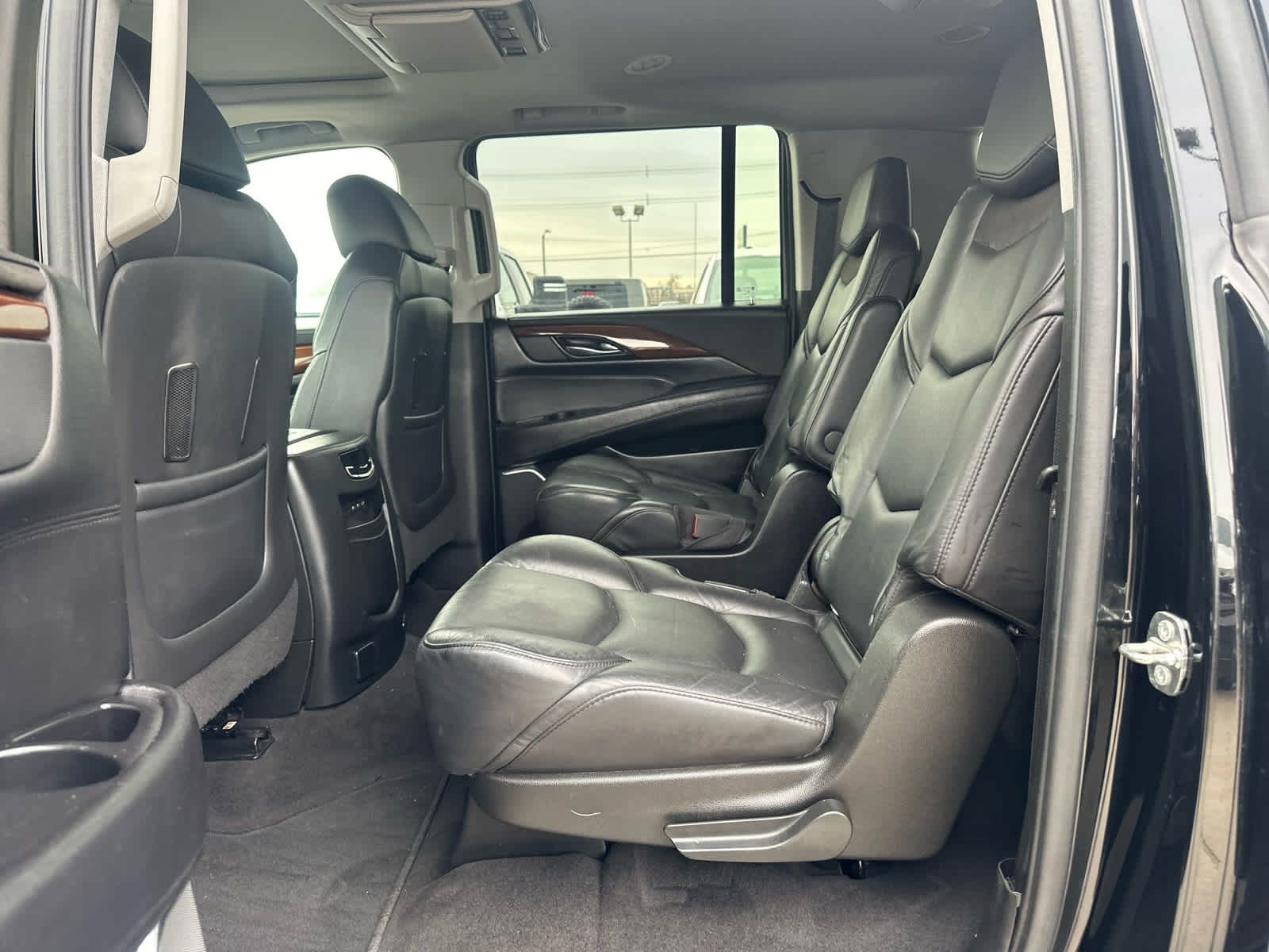 Used 2020 Cadillac Escalade ESV Premium Luxury image 18