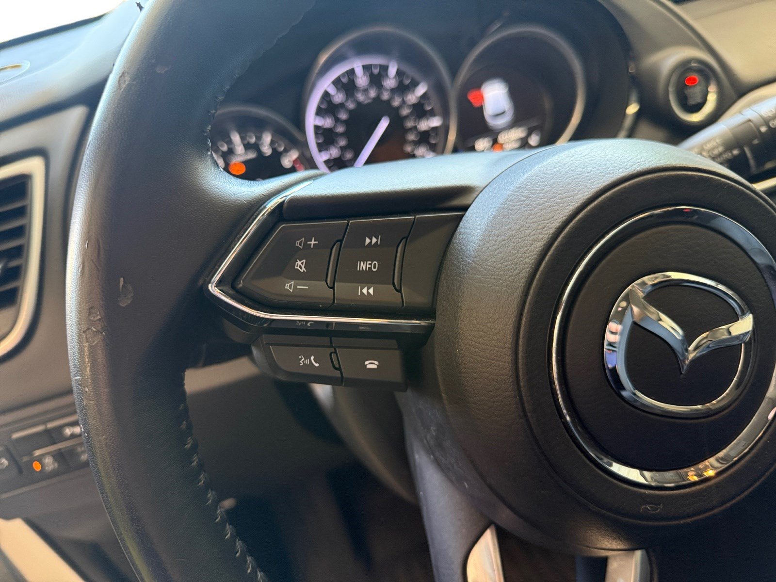 Used 2021 MAZDA CX-9 Touring w/ Touring Premium Package FWD image 24