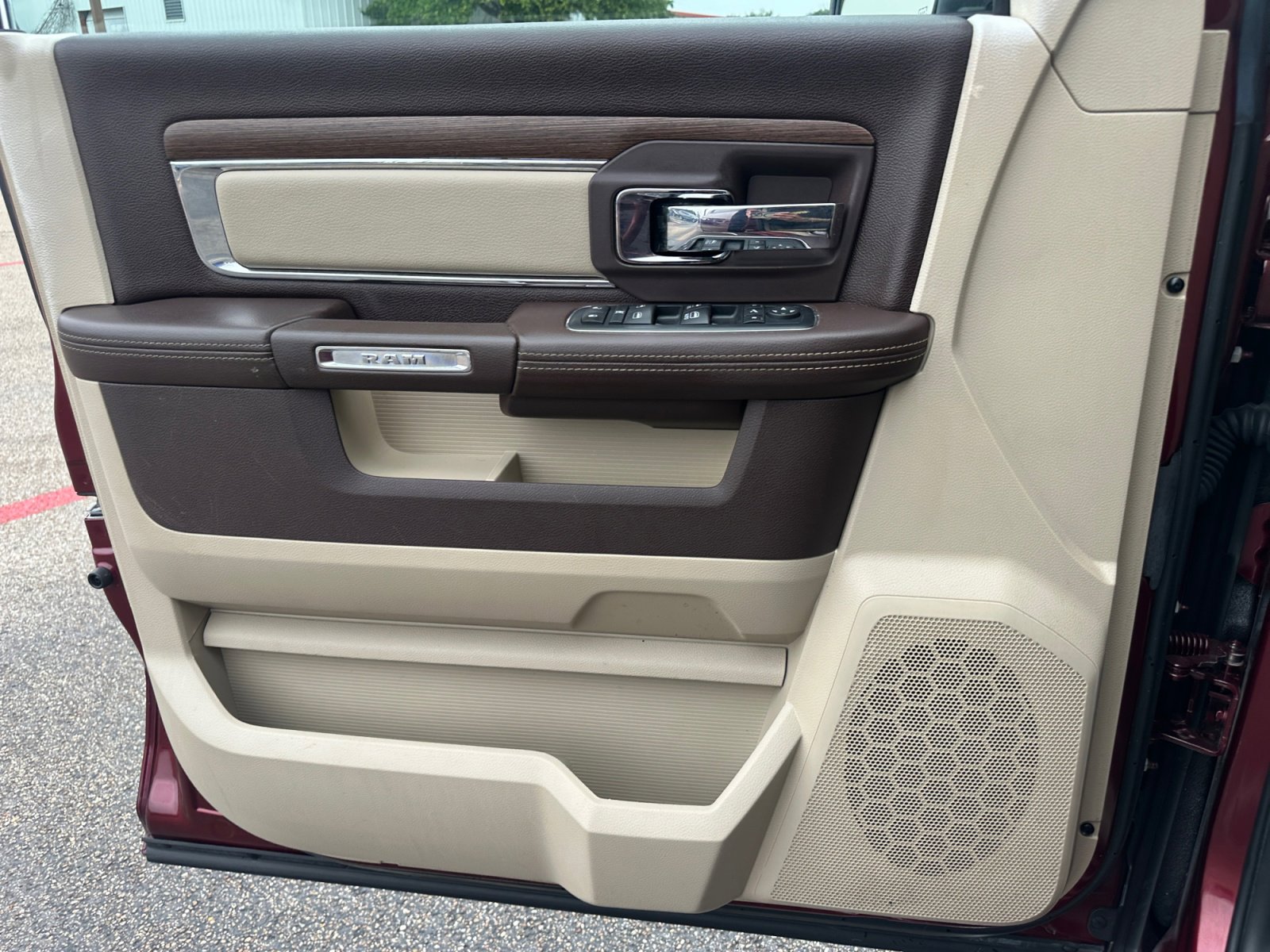 Used 2017 RAM 1500 Laramie w/ Convenience Group RWD image 30