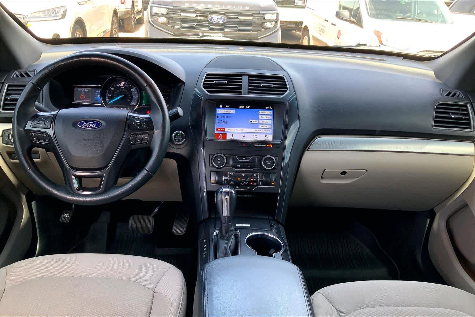 Used 2019 Ford Explorer XLT w/ Equipment Group 201A FWD image 16