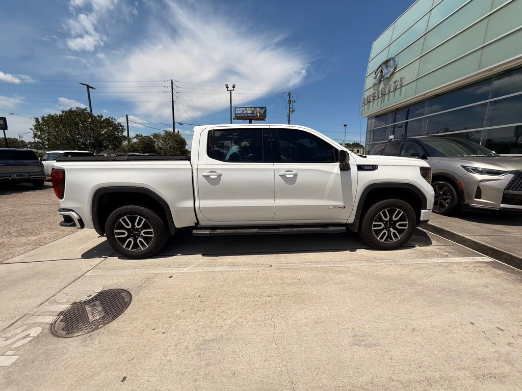 Used 2023 GMC Sierra 1500 AT4 w/ Technology Package AWD/4WD image 5