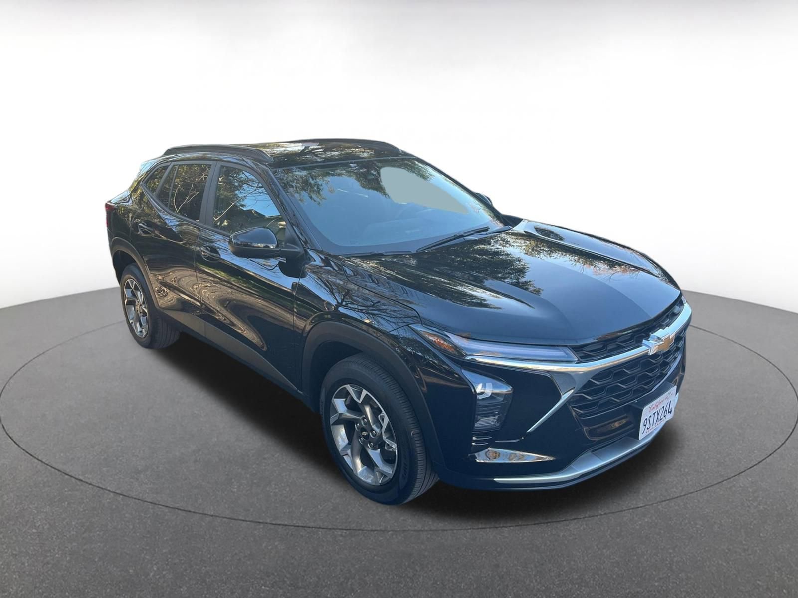 Used 2025 Chevrolet Trax LT w/ LT Convenience Package image 1