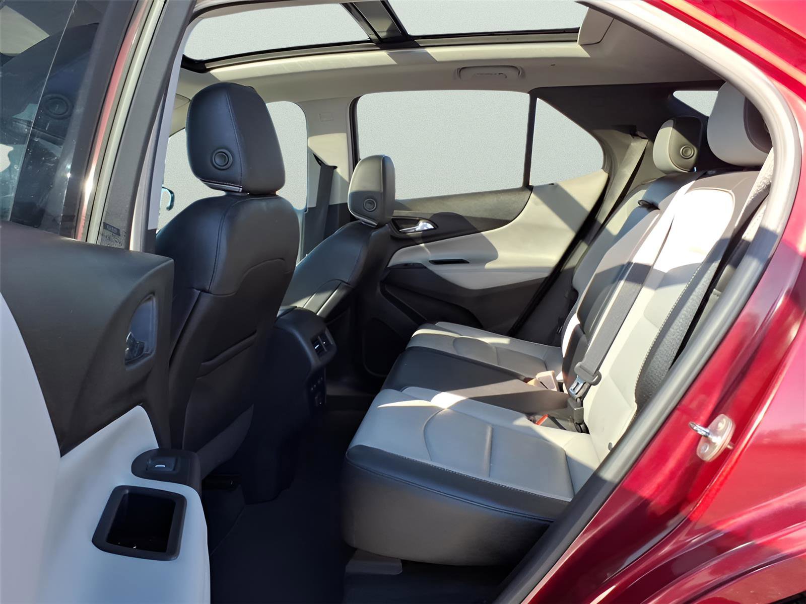 Used 2019 Chevrolet Equinox Premier image 11