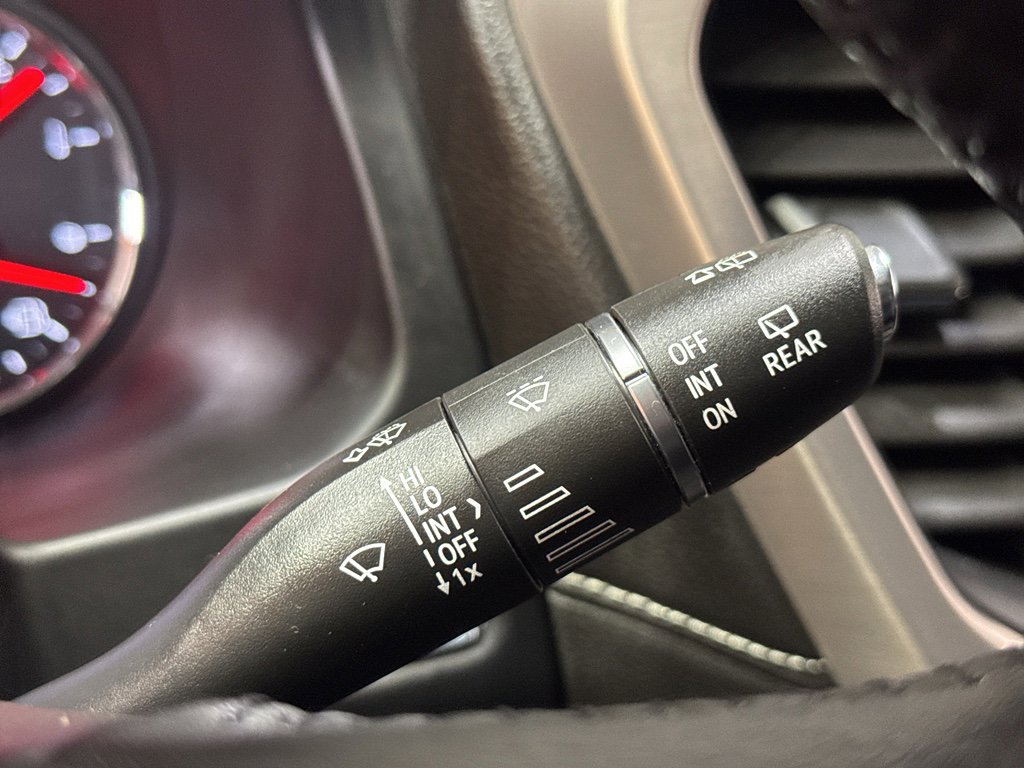 Used 2022 GMC Acadia Denali w/ GMC Pro Grade Package image 28