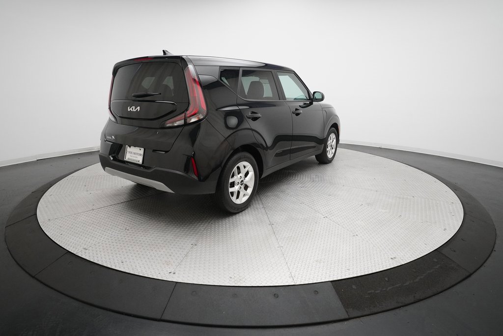 Used 2023 Kia Soul LX w/ LX Technology Package image 34