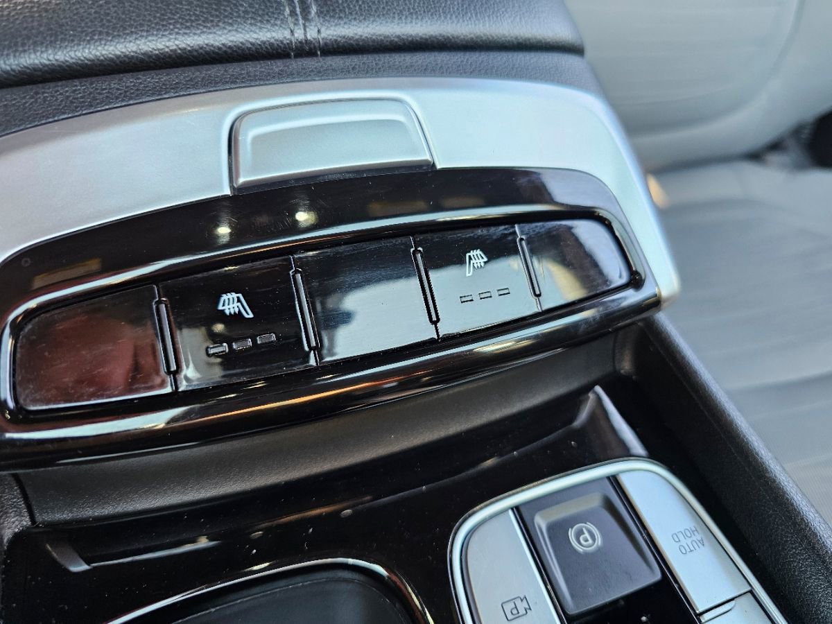 Used 2023 Hyundai Santa Cruz SEL Premium image 12