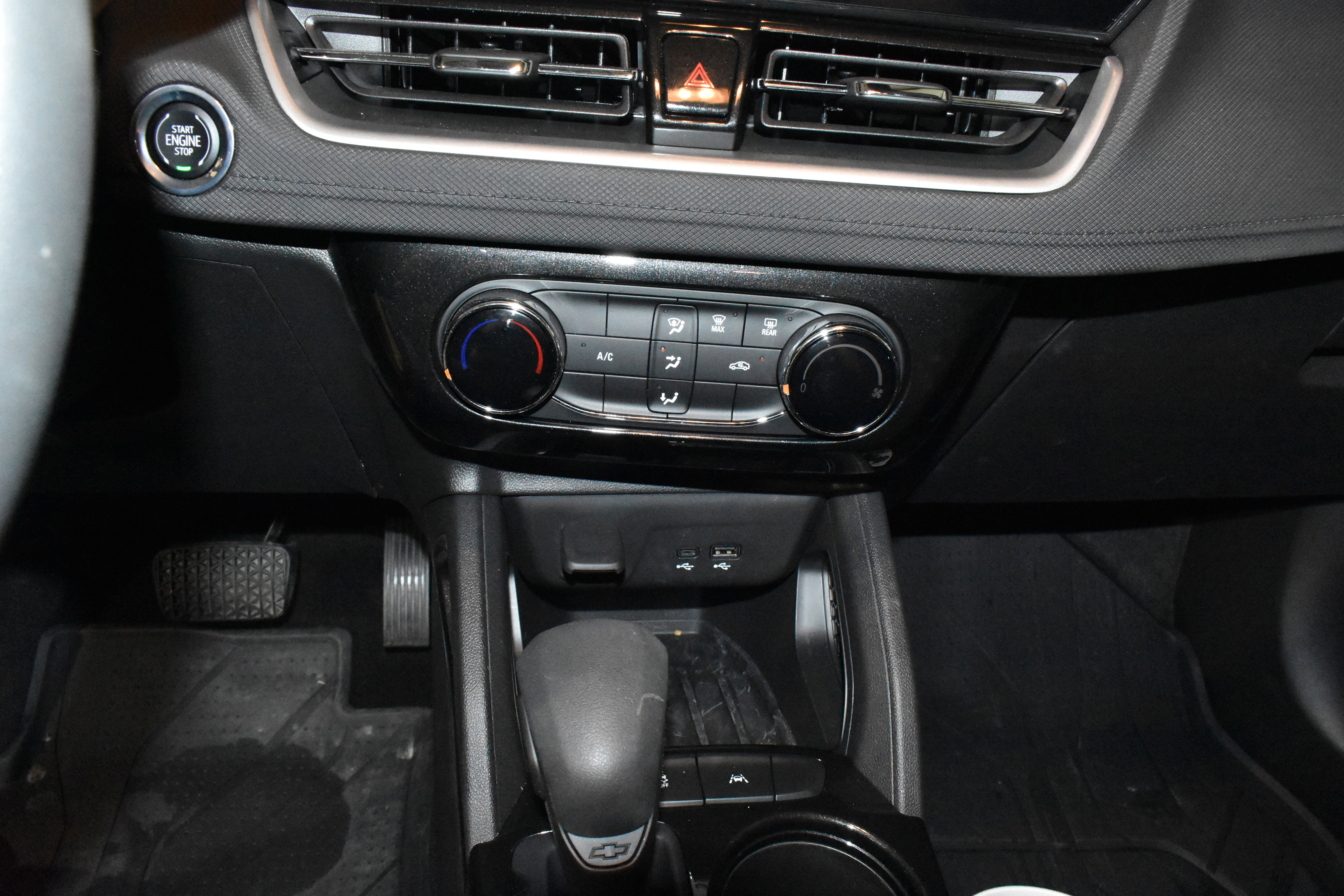 Used 2025 Chevrolet TrailBlazer LT w/ Driver Confidence Package image 20