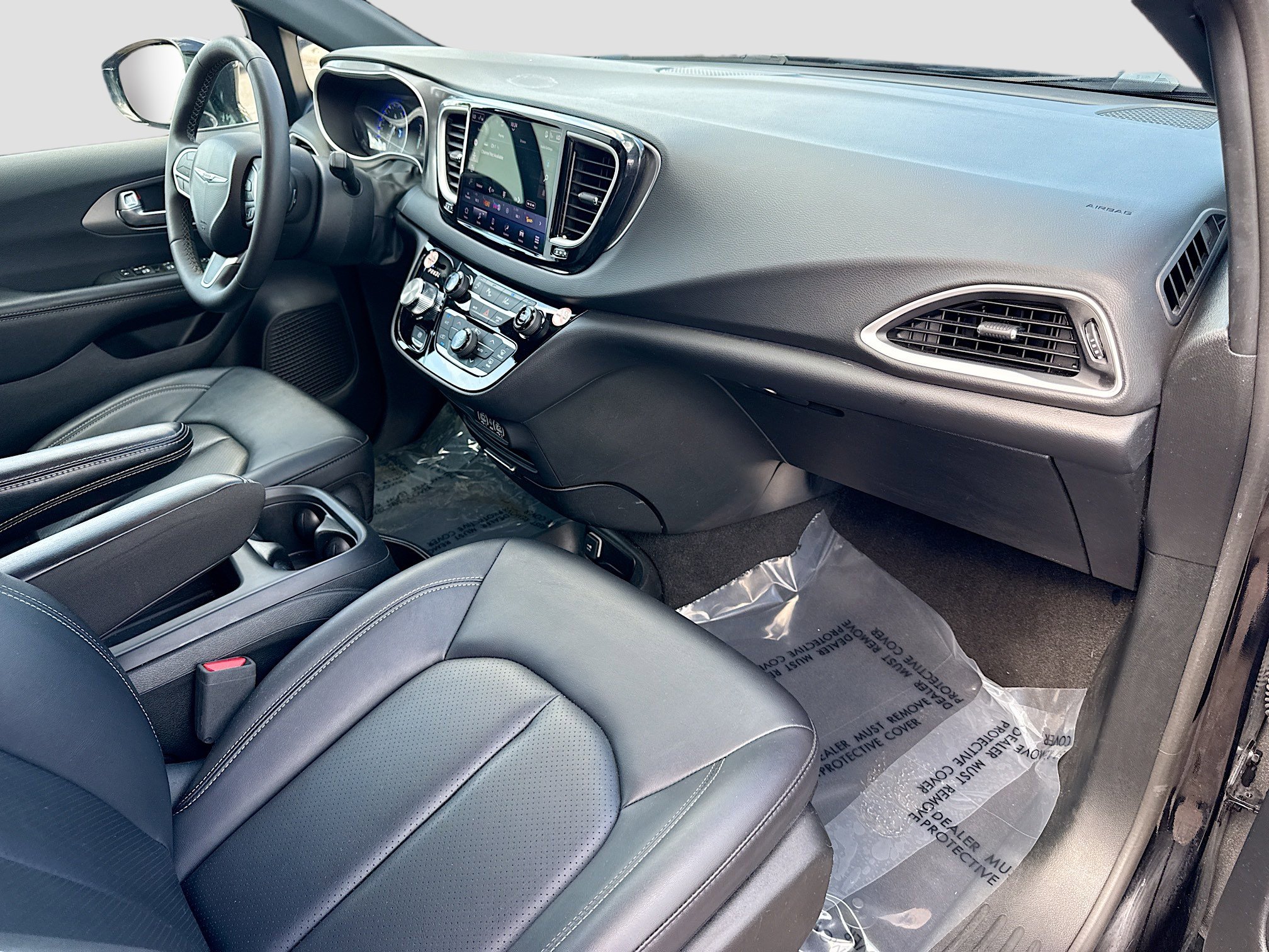 Used 2025 Chrysler Pacifica Select FWD image 13