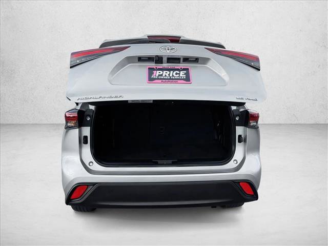 Used 2024 Toyota Highlander LE image 7