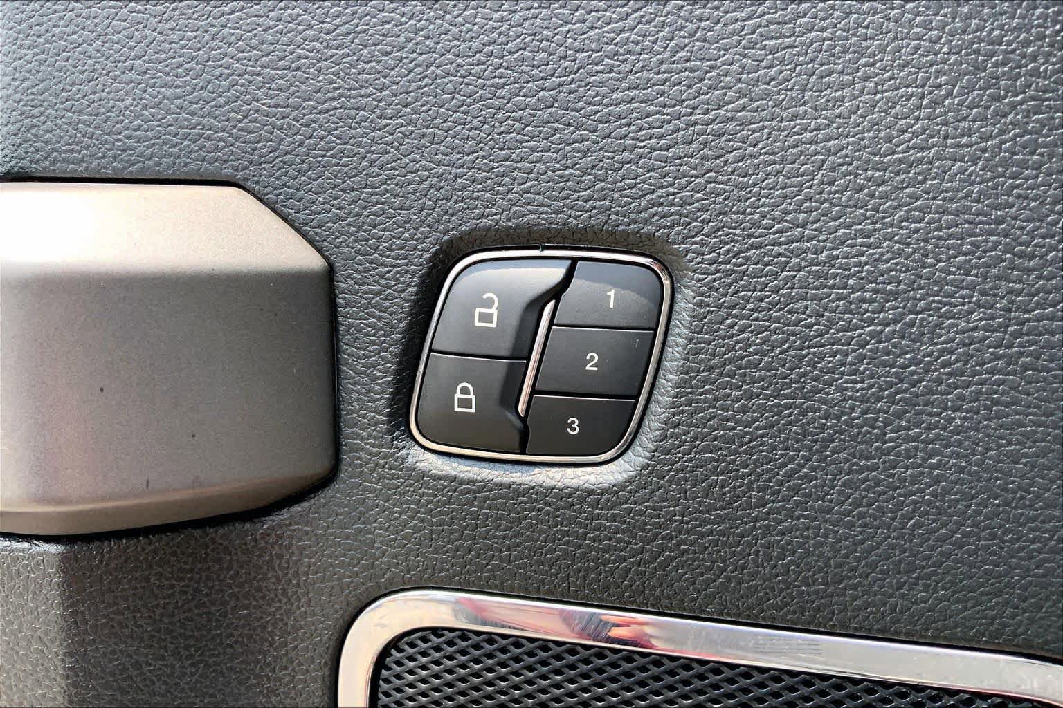 Used 2019 Ford F150 Platinum w/ Equipment Group 701A Luxury AWD/4WD image 34