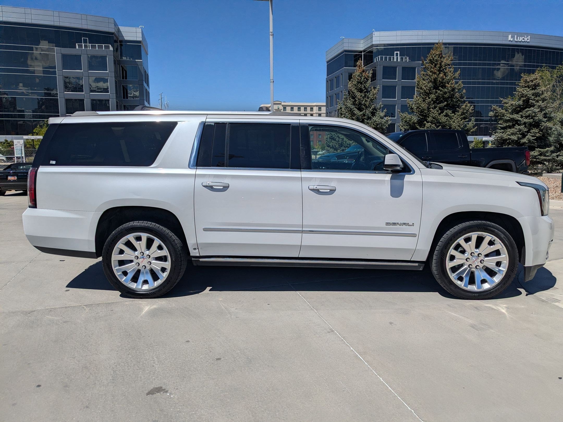 Used 2016 GMC Yukon XL Denali w/ Open Road Package AWD/4WD image 6