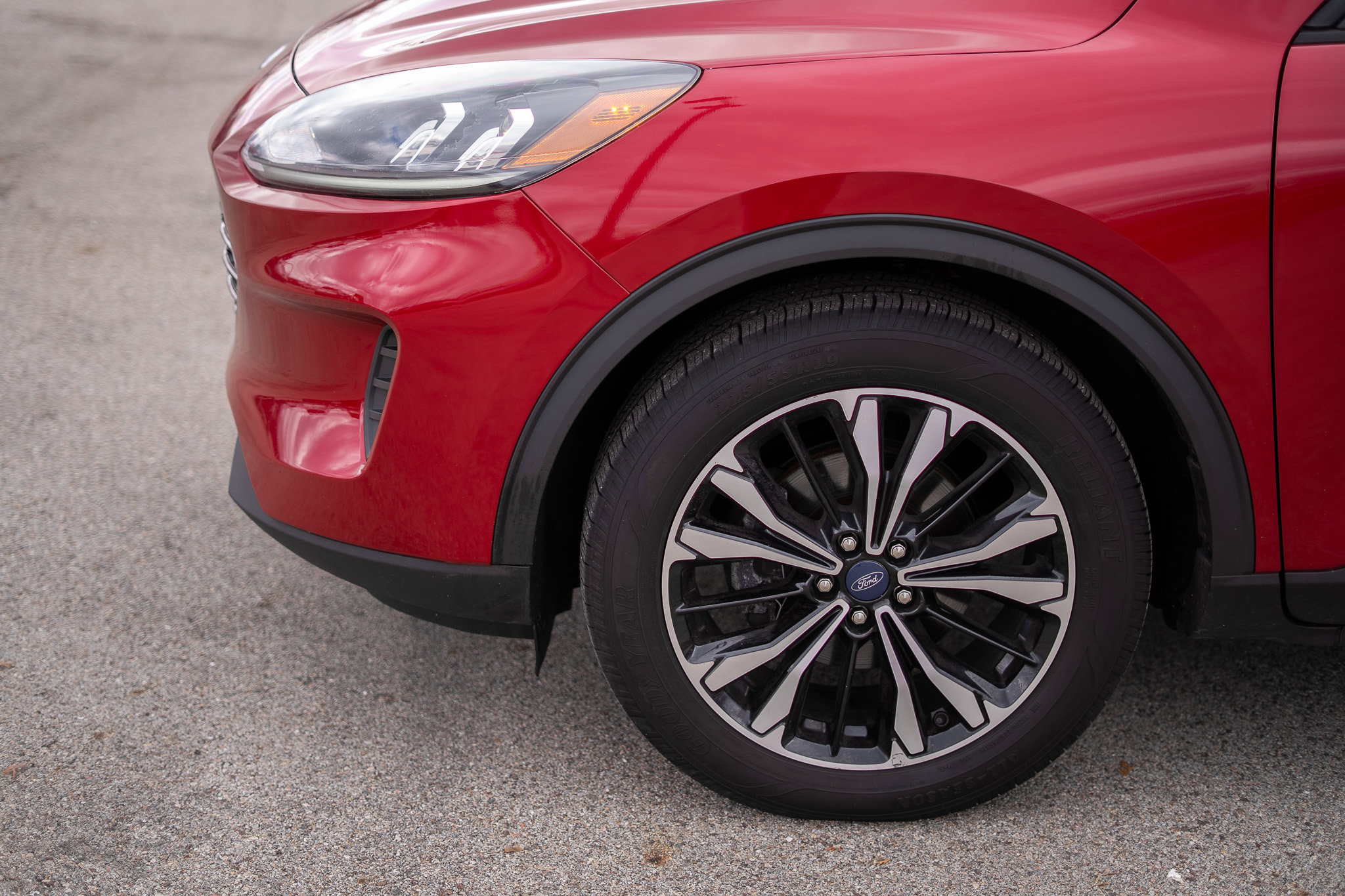 Used 2022 Ford Escape SE w/ SE Sport Appearance Package image 10