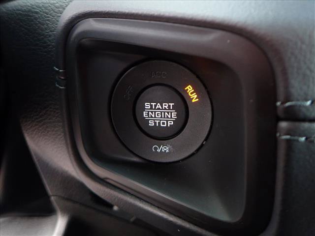 Used 2025 Jeep Wrangler Unlimited Rubicon w/ Convenience Group AWD/4WD image 23