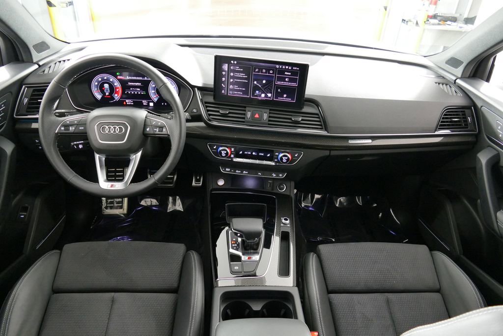 Used 2025 Audi SQ5 Premium Plus w/ Premium Plus Package image 9