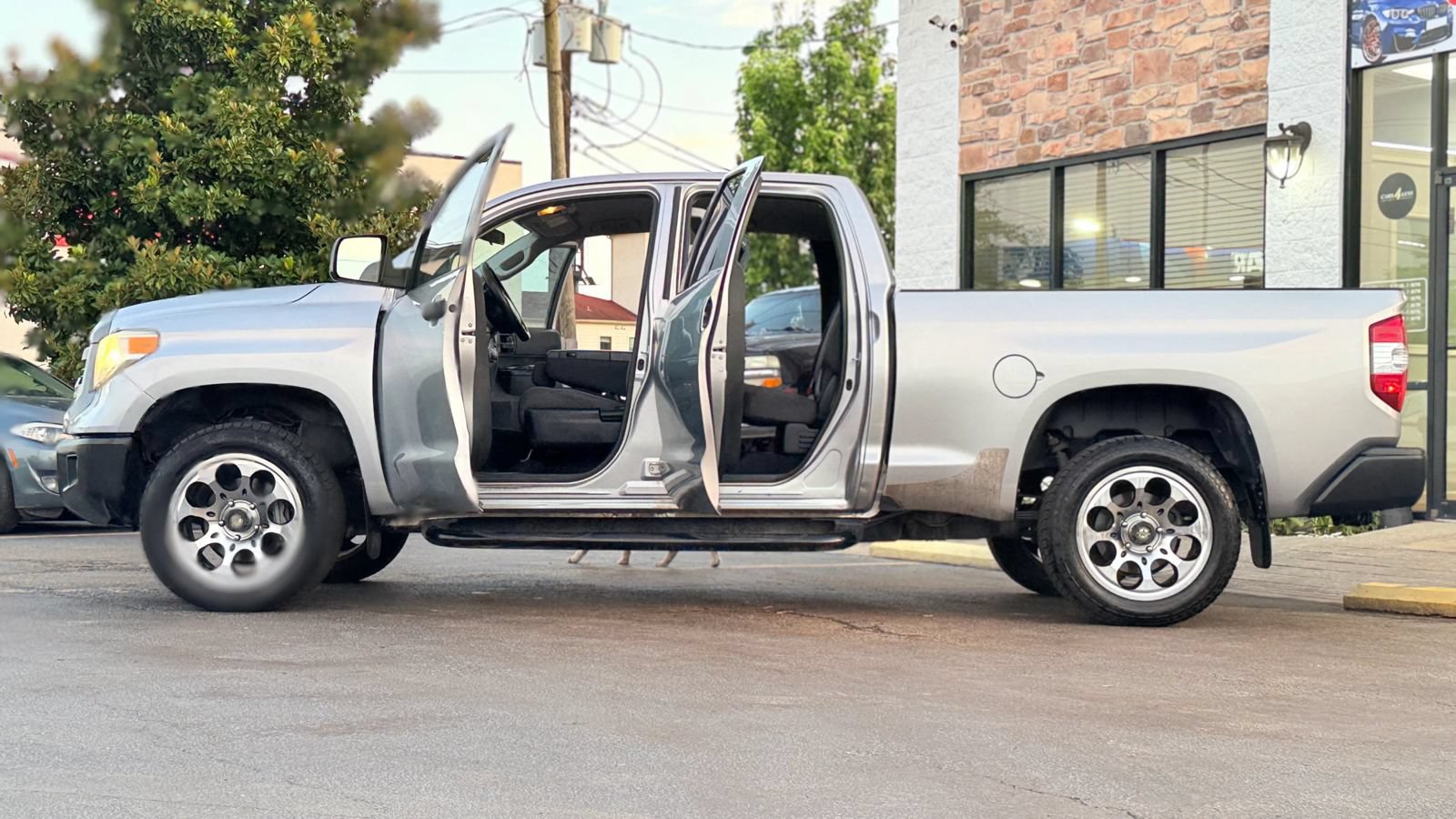 Used 2014 Toyota Tundra SR AWD/4WD image 10